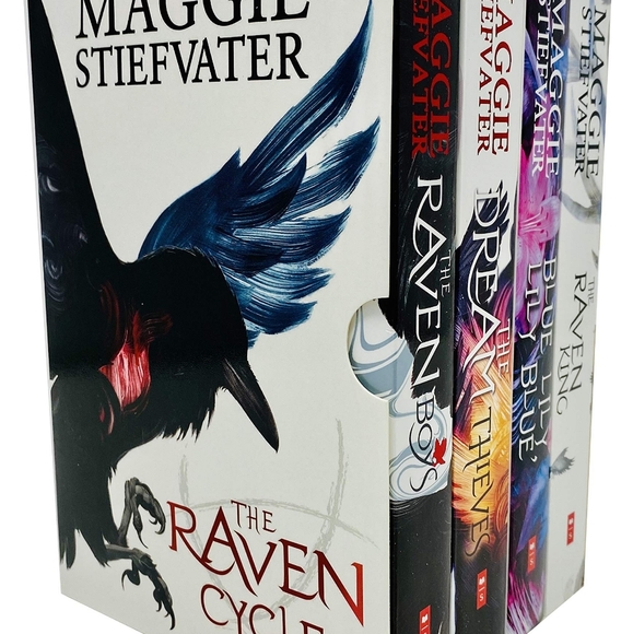 Raven Cycle inspired Owlcrate apron - Picture 6 of 6